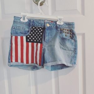 ☼ ONE OF A KIND american flag shorts!